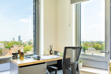 Platinum Skyline Studio - Image 1